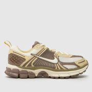 Nike beige vomero 5 Youth trainers